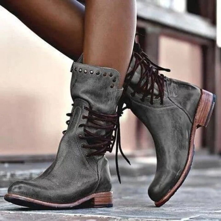 Loreva – Lace-Up Ankle Boots