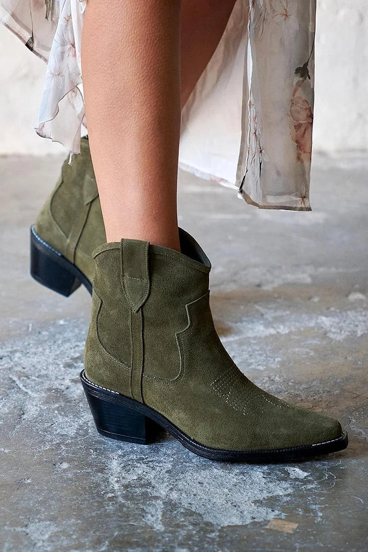 Élise - Short Suede Ankle Boots