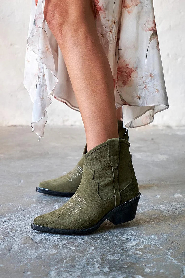 Élise - Short Suede Ankle Boots