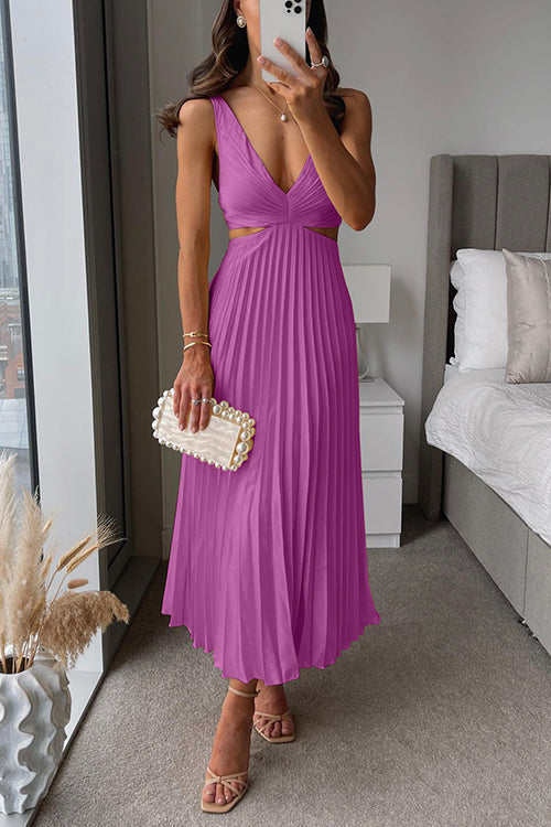 Elsa - Elegant Pleated Maxi Dress