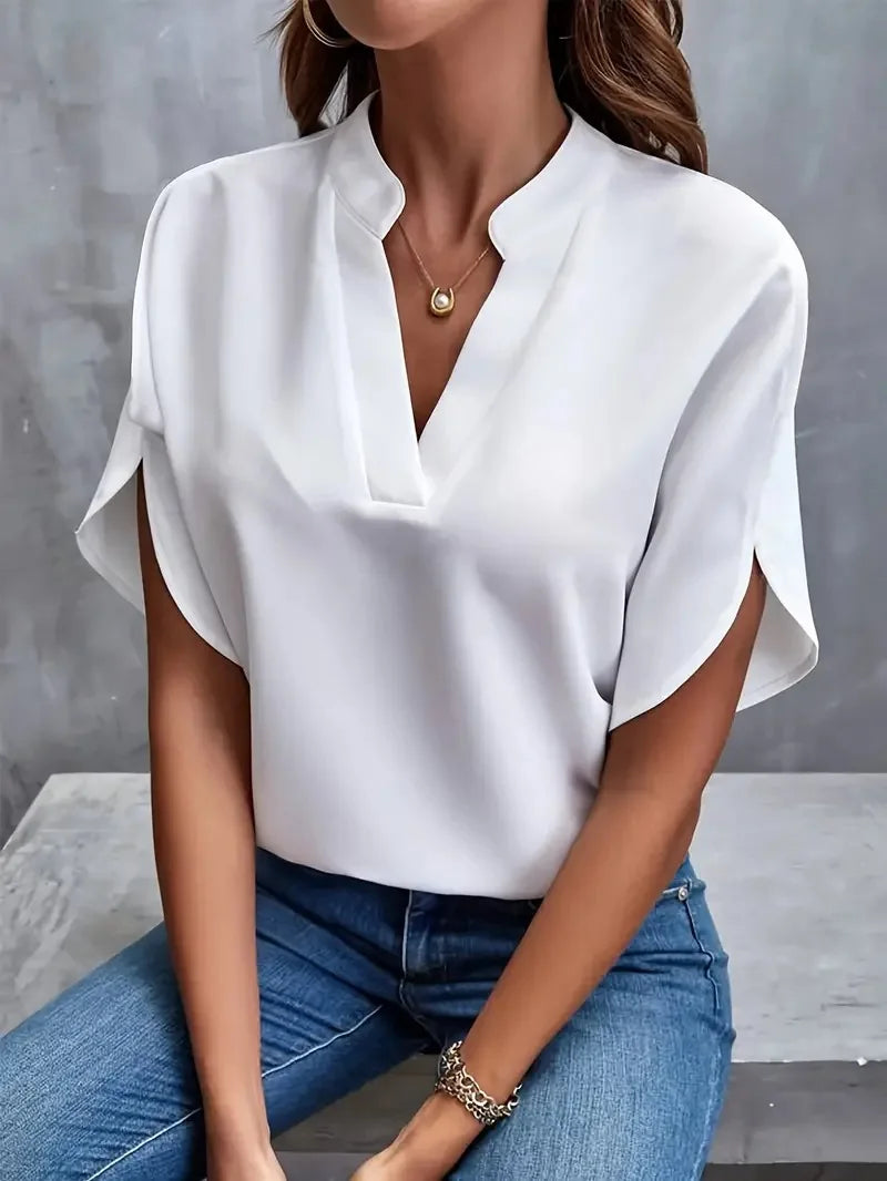 Roswina – Relaxed Fit V-Neck Blouse