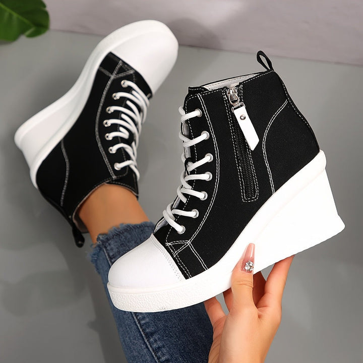 Anna - Wedge Sneakers in Canvas